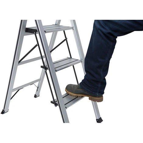 Wolf 3 Step Slimline Stepladder 4 Wolf 3 Step Slimline Stepladder - Image 4